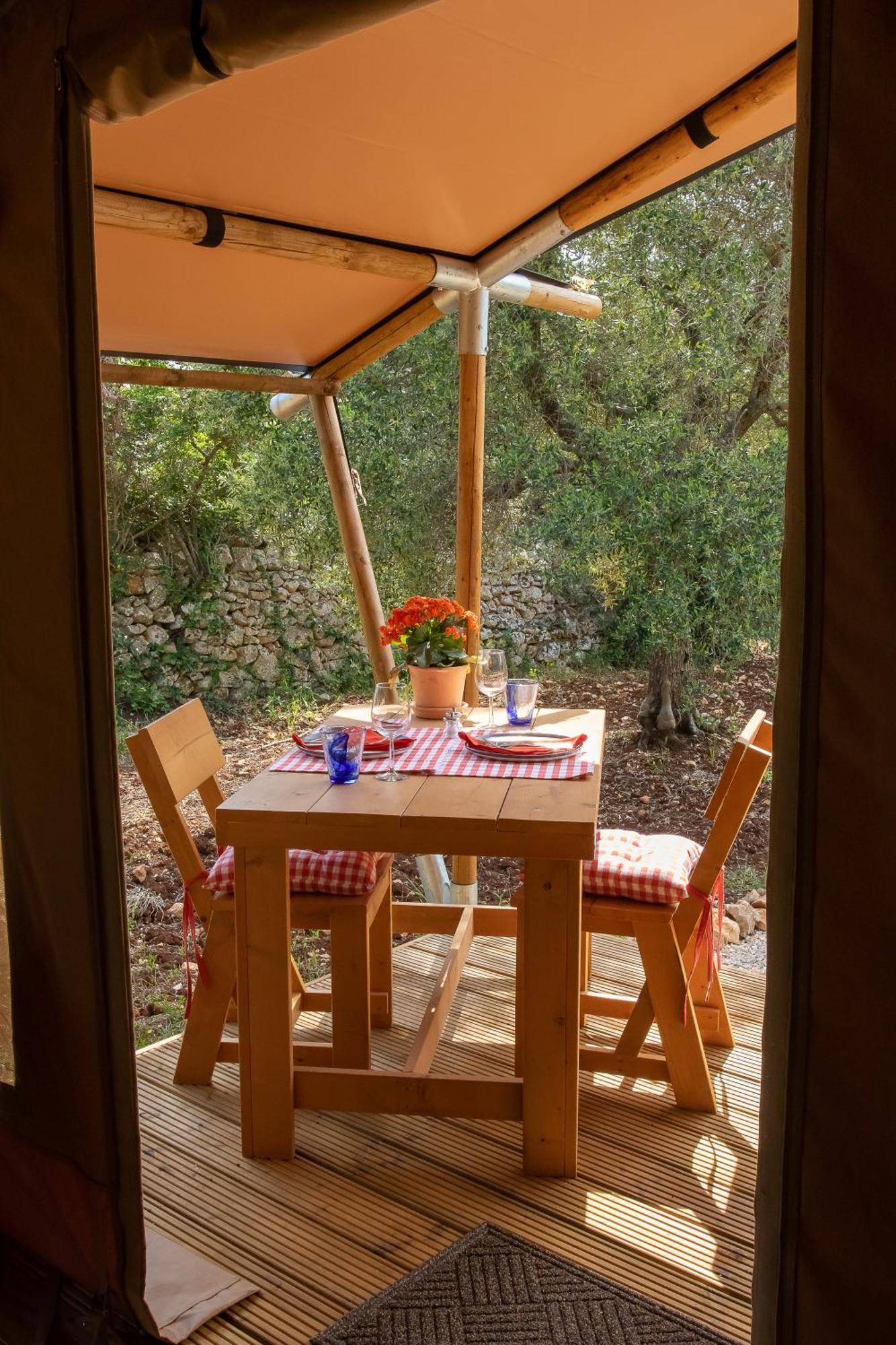 Domus Olea Glamping Hotel Ceglie Messapica Exterior photo
